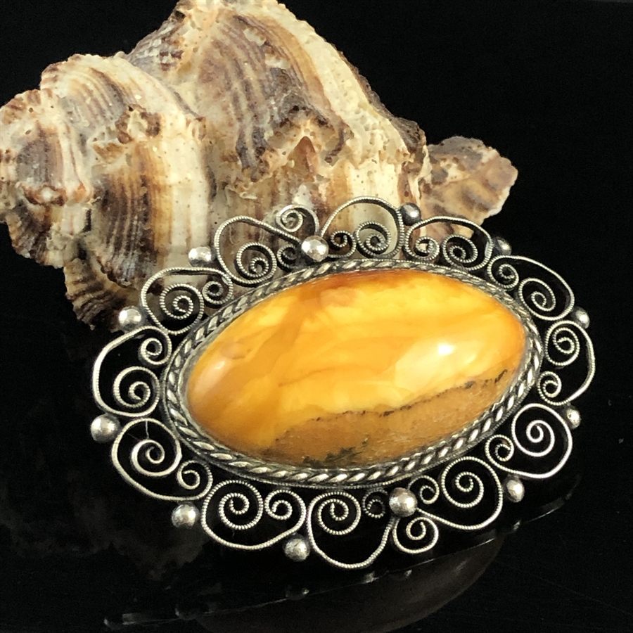 Брошь из природного балтийского янтаря , СССР 1970-е гг. 002046 - фото 23946