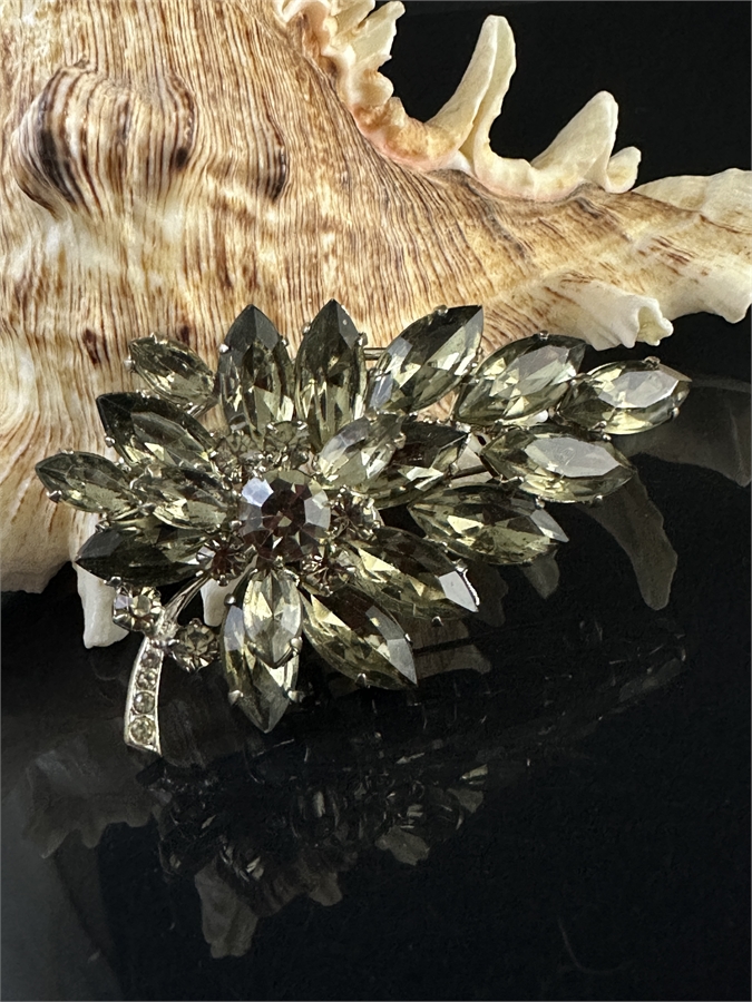 Чешская брошь «Лист», 1980-е гг. 002071