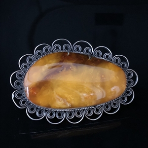 Брошь из природного балтийского янтаря , СССР 1970-е гг. 001057 - фото 1419