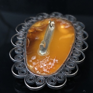 Брошь из природного балтийского янтаря , СССР 1970-е гг. 001057 - фото 1421