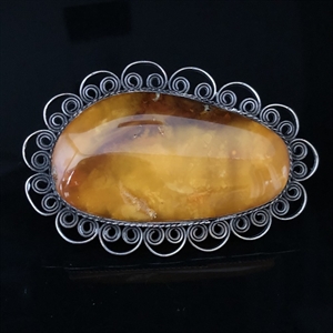 Брошь из природного балтийского янтаря , СССР 1970-е гг. 001057 - фото 1422