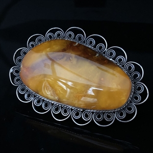 Брошь из природного балтийского янтаря , СССР 1970-е гг. 001057 - фото 1423