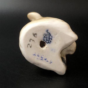 Статуэтка «Ревущий медвежонок», фарфор, ЛФЗ, СССР, 1950-е гг. 000902 - фото 14379