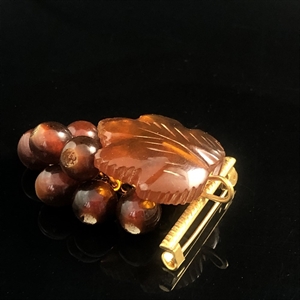 Брошь из формованного янтаря «Виноградная гроздь» , Калининград, 2000 год. 001614 - фото 1463