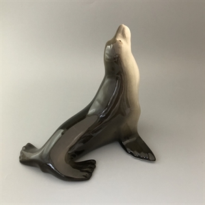 Статуэтка «Тюлень», ЛФЗ, фарфор, СССР, 1970-е гг. 001139 - фото 14744