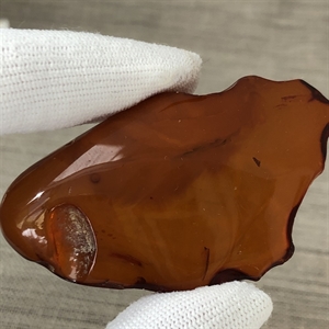 Брошь из цельного природного янтаря, СССР, 1970-1980-е гг. 001335 - фото 1526