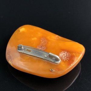 Брошь из цельного природного янтаря, СССР, 1970-е гг. 001689 - фото 1548