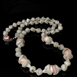 Чешские бусы из фигурного стекла, 1970-е гг. 001375 - фото 17430