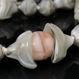 Чешские бусы из фигурного стекла, 1970-е гг. 001375 - фото 17432