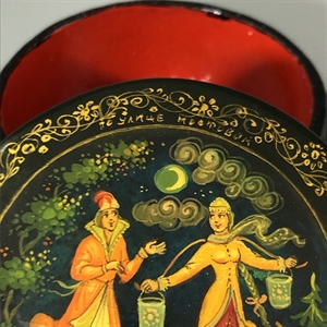 Шкатулка «По улице Мостовой», Мстера, папье-маше, СССР, 1980-е гг. 001198 - фото 19494