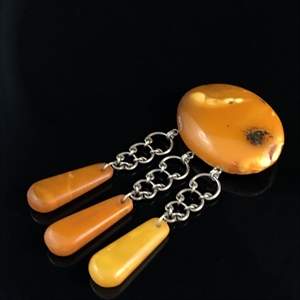 Брошь с подвесками из цельного природного янтаря, Прибалтика , 1970-е гг. 001891 - фото 21072