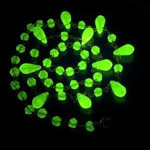 Антикварное чешское колье из уранового стекла, 55 см, 1940-е гг. 001983 - фото 22717