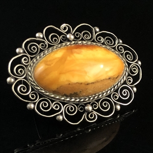 Брошь из природного балтийского янтаря , СССР 1970-е гг. 002046 - фото 23948