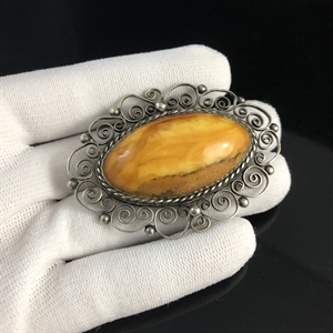 Брошь из природного балтийского янтаря , СССР 1970-е гг. 002046 - фото 23952