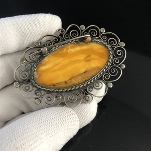 Брошь из природного балтийского янтаря , СССР 1970-е гг. 002046 - фото 23954