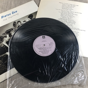 Status Quo ‎– Ain't Complaining, LP, Vinyl, 
PGP RTB ‎– 220418 000278 - фото 239