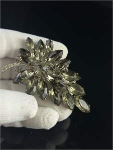 Чешская брошь «Лист», 1980-е гг. 002071