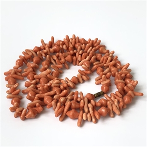 Длинные чешские бусы из кораллового стекла, 112 см, 1970-е гг. 001581 - фото 2528