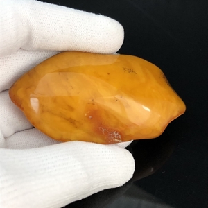 Крупная брошь из цельного природного янтаря, СССР, 1970-1980-е гг. 001687 - фото 6982