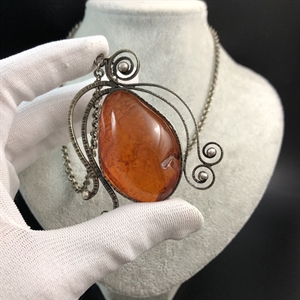 Крупный кулон на цепочке из коньячного природного янтаря, Прибалтика, 1980-е гг. 001536 - фото 7051