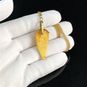 Кулон из природного балтийского янтаря «Зуб дракона», СССР, 1980-е гг. 001522 - фото 7392