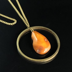 Кулон на цепочке «Солнце» из цельного природного янтаря, СССР, 1980-е гг. 001476 - фото 7485