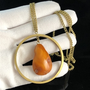 Кулон на цепочке «Солнце» из цельного природного янтаря, СССР, 1980-е гг. 001476 - фото 7487