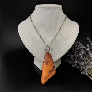 Кулон на цепочке из цельного природного янтаря, СССР, 1960-70-е гг. 001399 - фото 7526