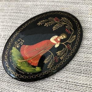 Лаковая брошь-миниатюра «Рябинушка», Мстёра, СССР, 1980-90 гг. 001337 - фото 7687