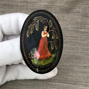 Лаковая брошь-миниатюра «Рябинушка», Мстёра, СССР, 1980-90 гг. 001337 - фото 7691