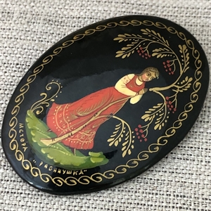 Лаковая брошь-миниатюра «Рябинушка», Мстёра, СССР, 1980-90 гг. 001338 - фото 7696