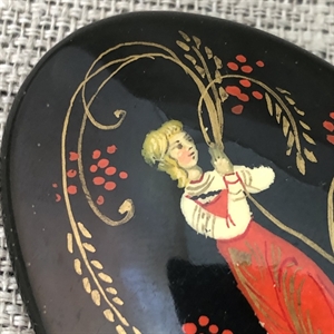 Лаковая брошь-миниатюра «Рябинушка», СССР, Мстёра, 1980-90 гг. 001336 - фото 7717