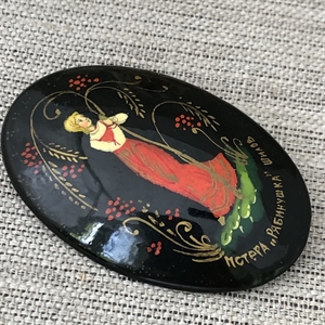 Лаковая брошь-миниатюра «Рябинушка», СССР, Мстёра, 1980-90 гг. 001340 - фото 7723