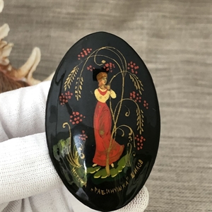 Лаковая брошь-миниатюра «Рябинушка», СССР, Мстёра, 1980-90 гг. 001344 - фото 7750