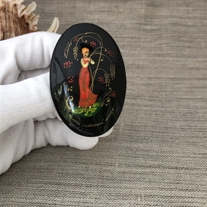 Лаковая брошь-миниатюра «Рябинушка», СССР, Мстёра, 1980-90 гг. 001345 - фото 7761