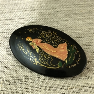 Лаковая брошь-миниатюра «Татьяна», СССР, Мстера, 1980-90 гг. 001171 - фото 7778