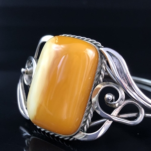 Мельхиоровый браслет с пейзажным природным янтарём, СССР, 1980-е гг. 001555 - фото 8045