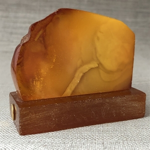 Настольная скульптура из балтийского янтаря, СССР 000011 - фото 8895