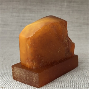 Настольная скульптура из балтийского янтаря, СССР 000011 - фото 8899